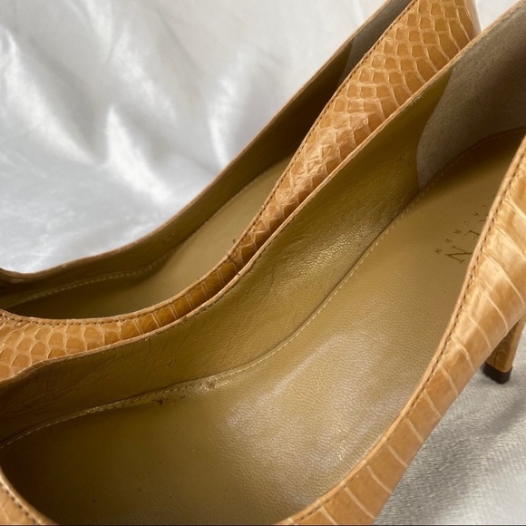 Lauren Ralph Lauren Yellow Faux Snakeskin Heels - Picture 5 of 11
